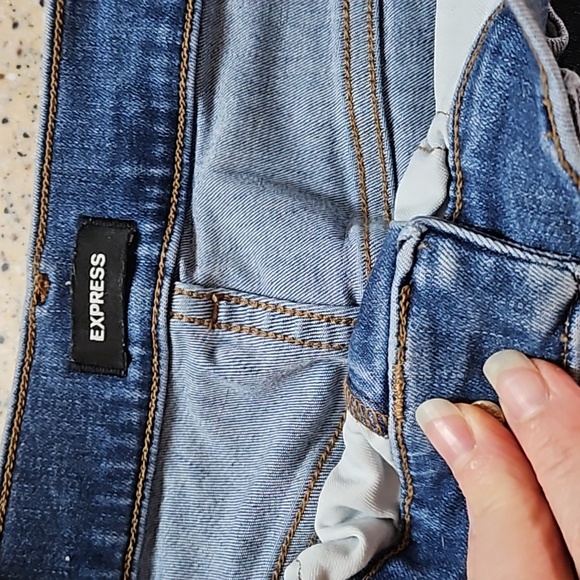 Express Mom Jeans - Picture 2 of 9